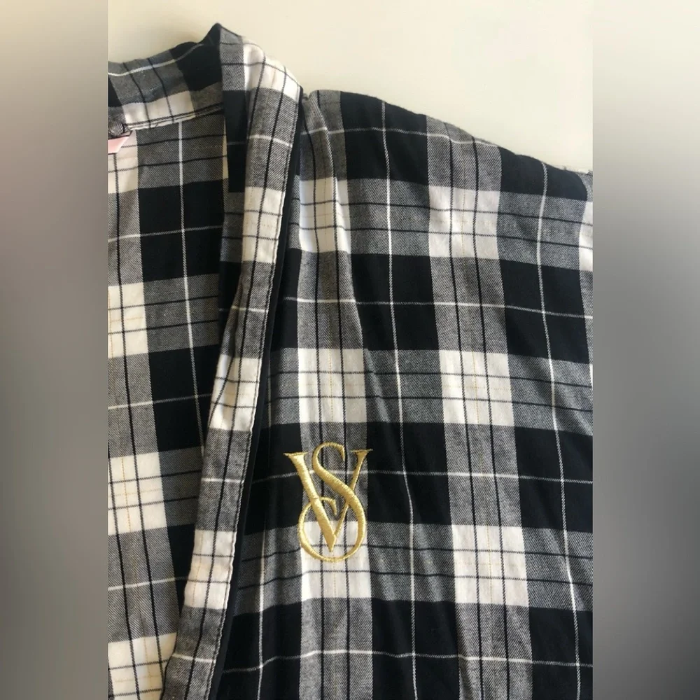 Victoria's Secret plaid kimono-style Lounge Robe Black White Size: XL/ XXL